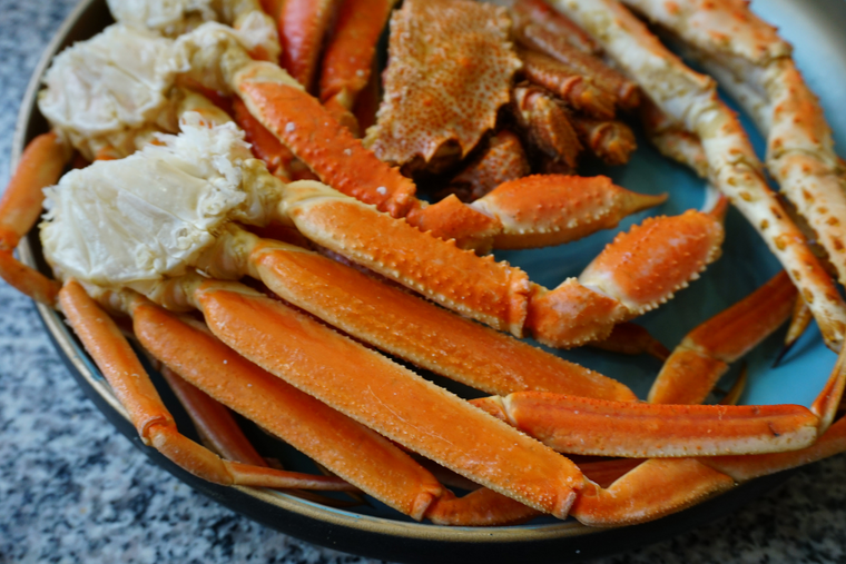 Snow Crab clusters in a bowl